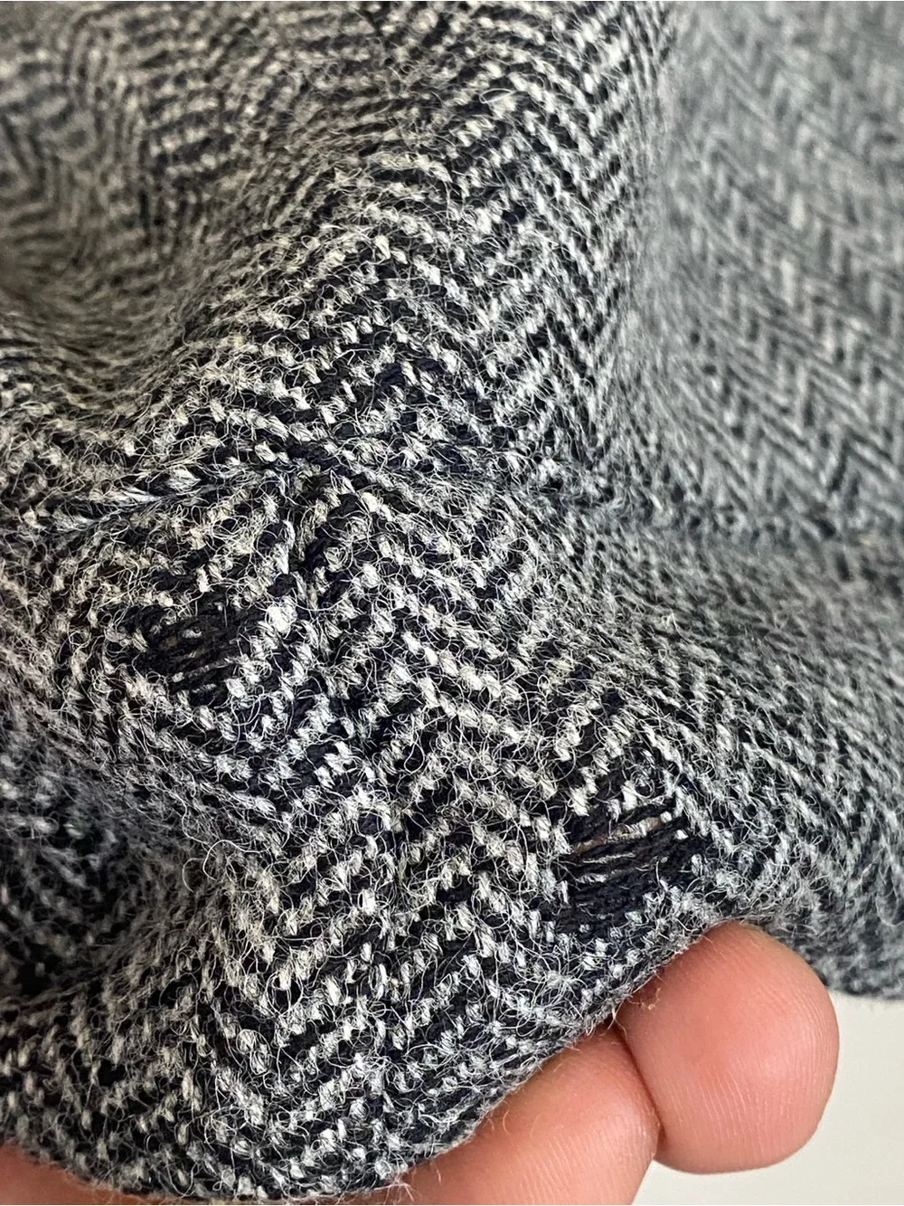 J.Crew Ludlow Blazer in Herringbone English Tweed | 42R | Grey I Classic | Slim